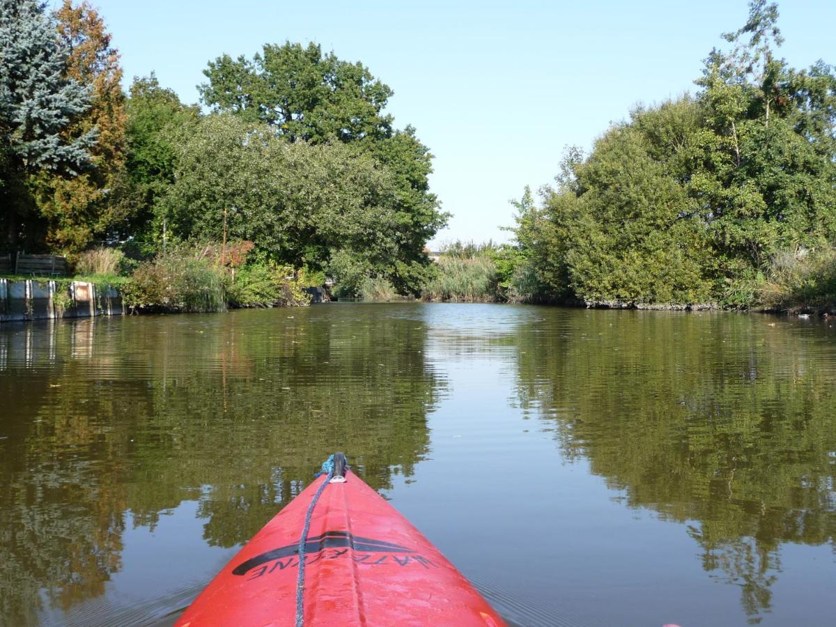 Apartment Direkt Am Wasser In Glueckstadt