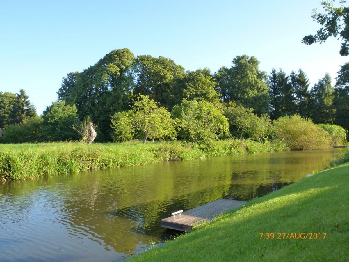 Apartment Direkt Am Wasser In Glueckstadt